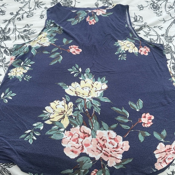 Maurice’s Flower Blouse - Picture 2 of 4